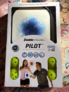 Franklin Sports Pilot Pickleball Paddle Set 2 Fiberglass Rackets 4 X40‎ Balls